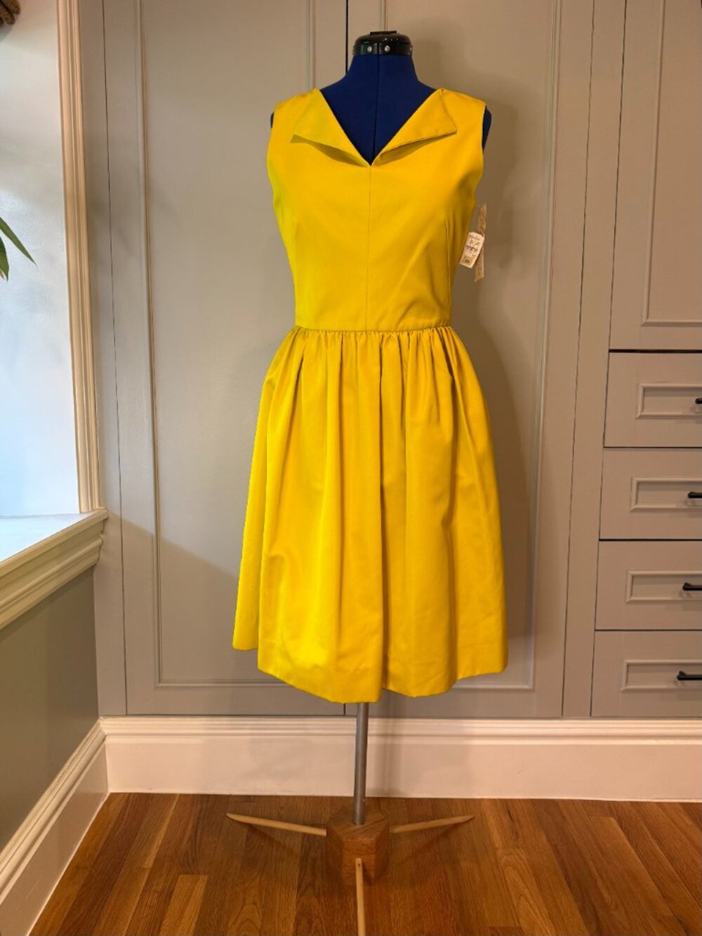 NWT exquisite Lela Rose cocktail dress with pockets, size 10